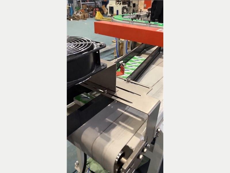 Pocket-Tissue-Production-Line-workshop-7-neutral-packaging-800x600.jpg