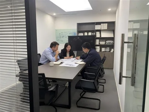 Customer Discusses a Pocket Tissue Production Line